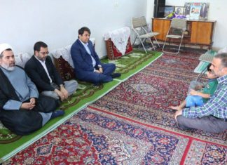 دیدار استاندار یزد با خانواده شهیدان پاکنژاد