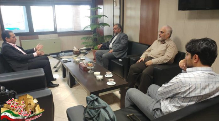 نقلوانتقال تولیدات کارخانههای کاشی میبد آسان میشود